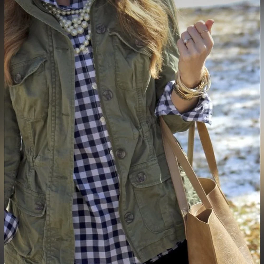J. Crew size 4 blue and tan plaid button down blouse. Has 1 pocket.